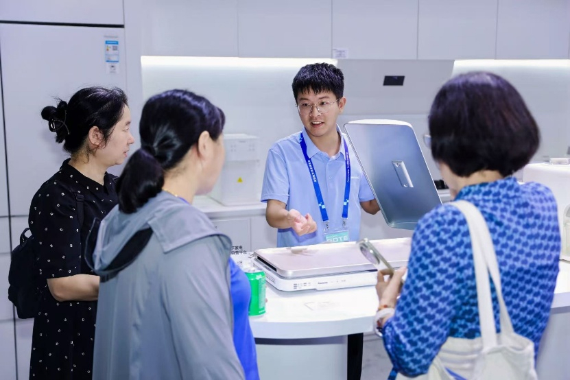 松下携全场景智慧生活方案亮相第四届数贸会 旗舰洗护新品首秀