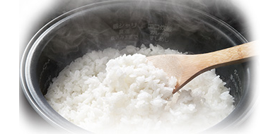 为了促使大米散发香甜味道， 需要200℃的蒸汽